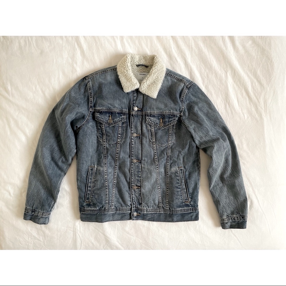 Old Navy sherpa-lined Men’s denim jacket Medium